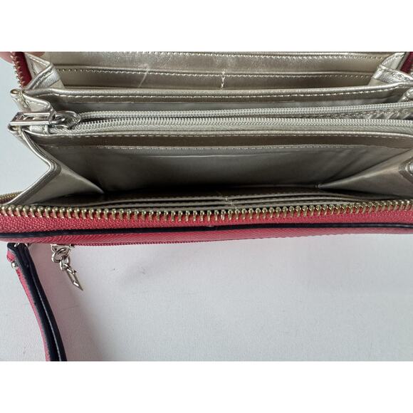 VTG Guess Wallet Womens Red Zip Around Wristlet‎ Leather Logo Clutch Purse Bag - Picture 12 of 13